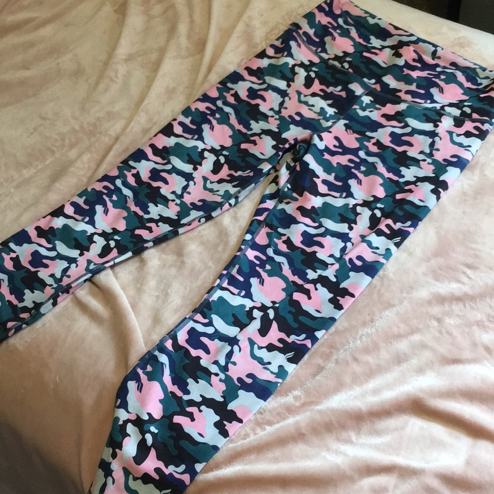 Fabletics powerhold leggings - size L
